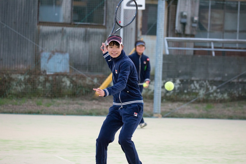 福徳学院高校テニス部 中島つぐみ ２年 File 48 オー エス Oita Sports