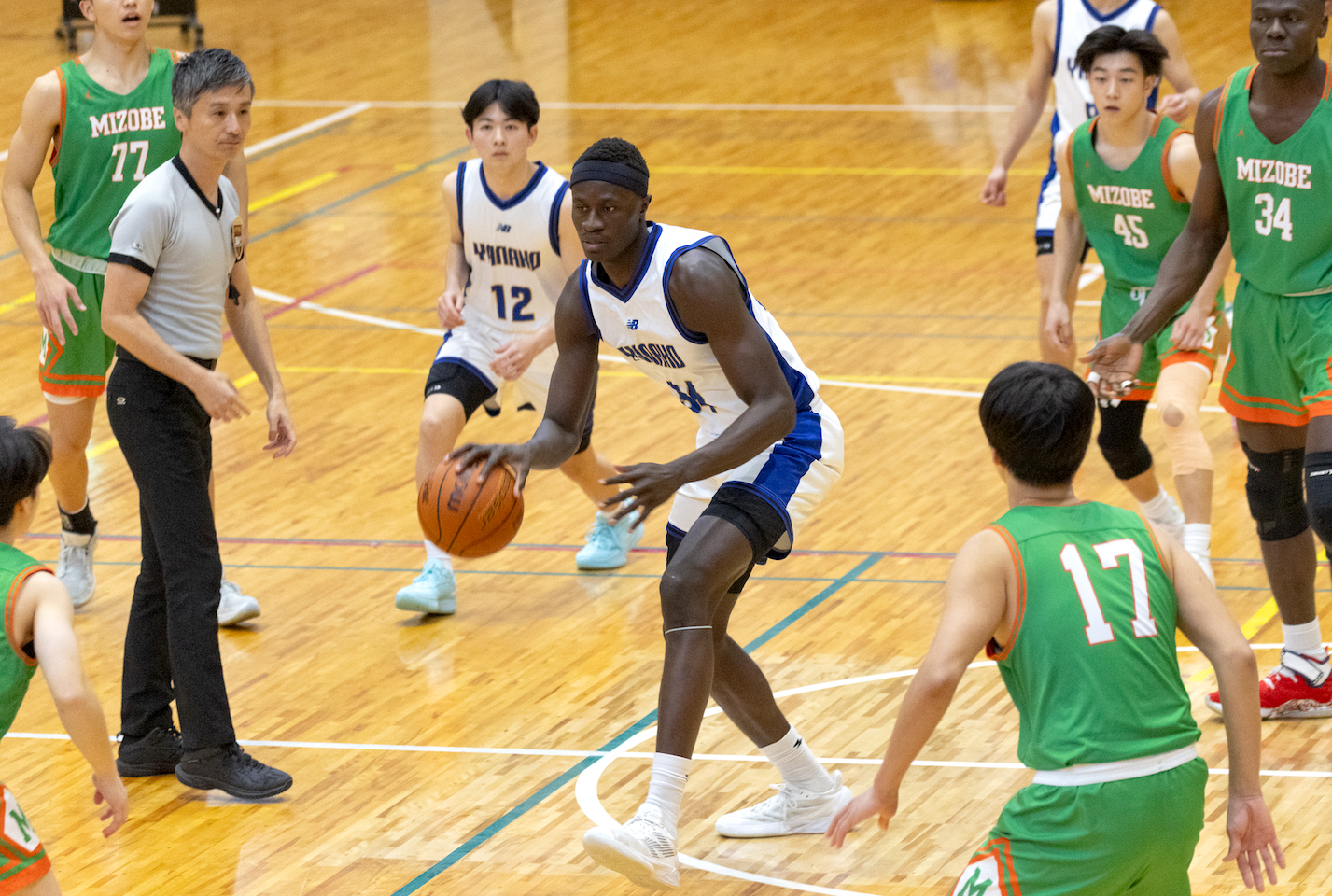 ダイヤの原石たち　バスケットボール男子　“無双”まであとわずか　覚醒するママドゥ（柳ケ浦２年）　【大分県】