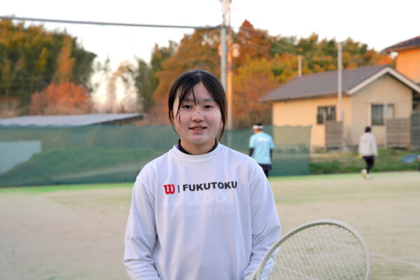 福徳学院高校テニス部　坪井 舞央（２年）　file.900