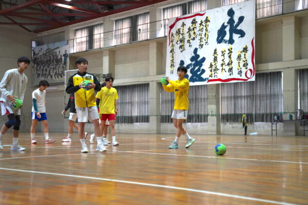 全国高校選抜大会出場校特集　ハンドボール男子　30点取られても31点で勝つ　これが大分高スタイル　【大分県】