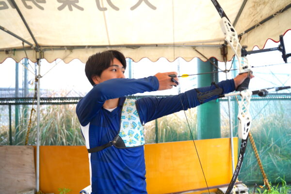 全国高校選抜大会　アーチェリー男子　考えて射つ力全国８位の真価　立道諒（大分東明２年）　【大分県】