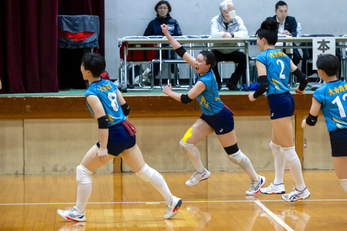 県高校総体前特集　バレーボール女子（２）大分商業　充実の戦力で壁を越えろ　【大分県】