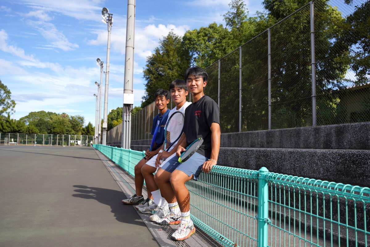 ３年生、夏物語2026　テニス男子　大分舞鶴　あと一本に泣いた夏　最強世代が残す誇り　【大分県】