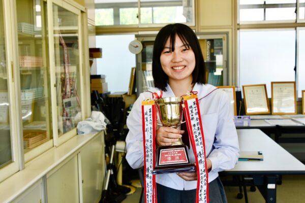 大分商業高校珠算部　川野莉緒（３年）　先輩の涙を力に変えて　受け継いだ思いを後輩へ　【大分県】