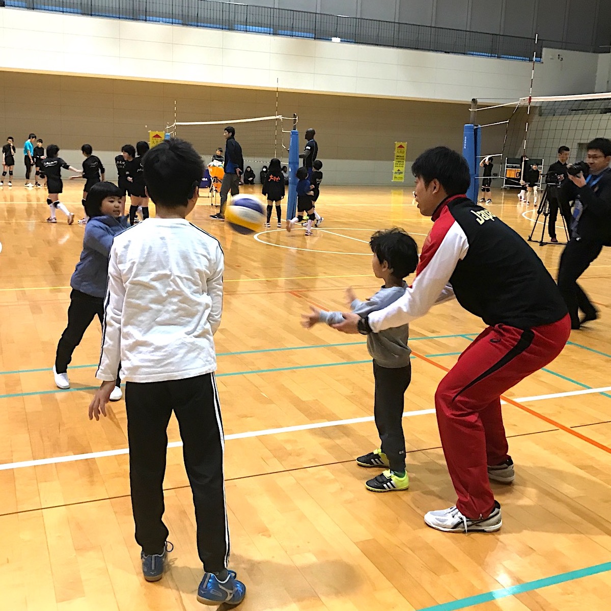 デフビーチバレー体験会　普及に向け代表選手が指導