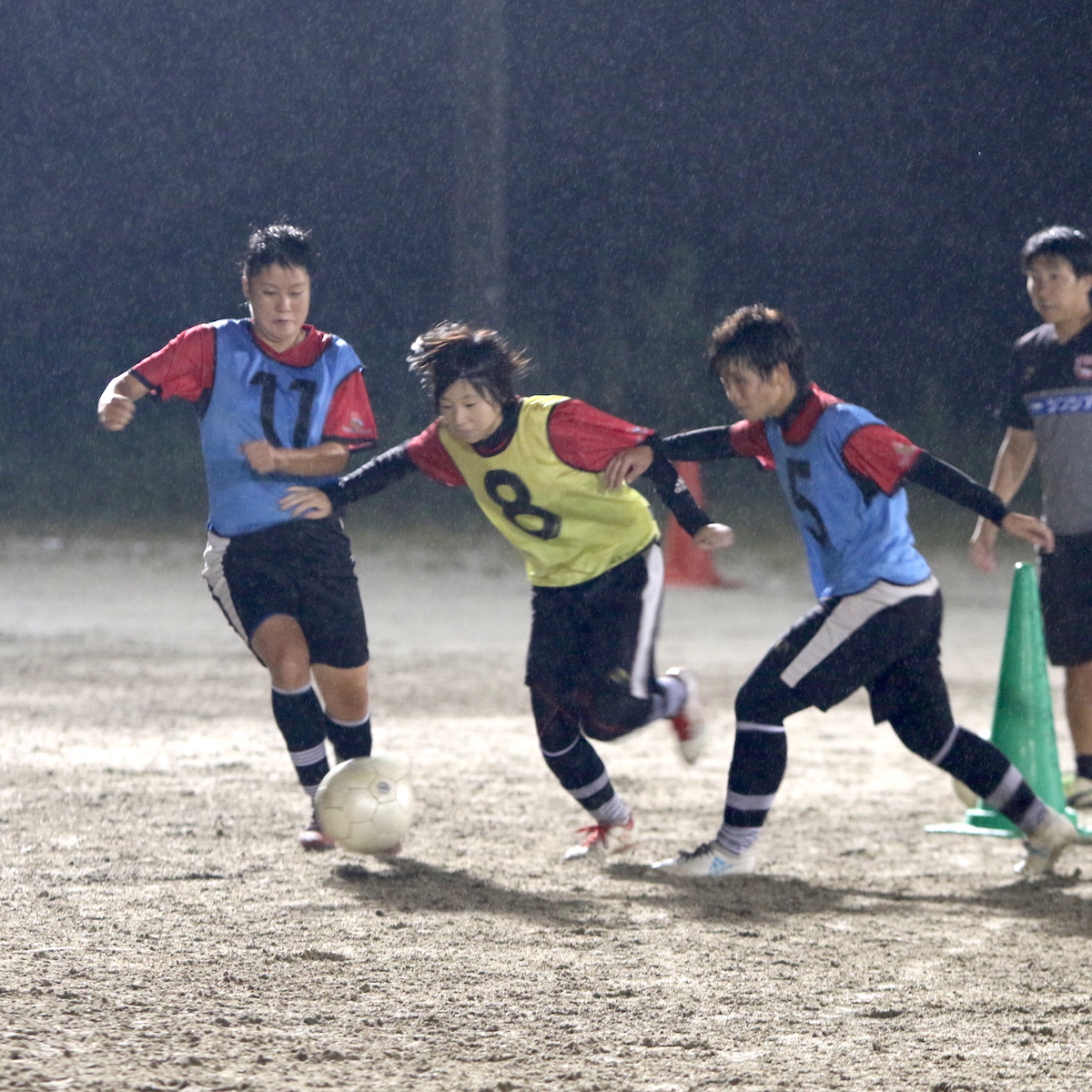 サッカー女子　チーム力を発揮し、初戦突破を狙う