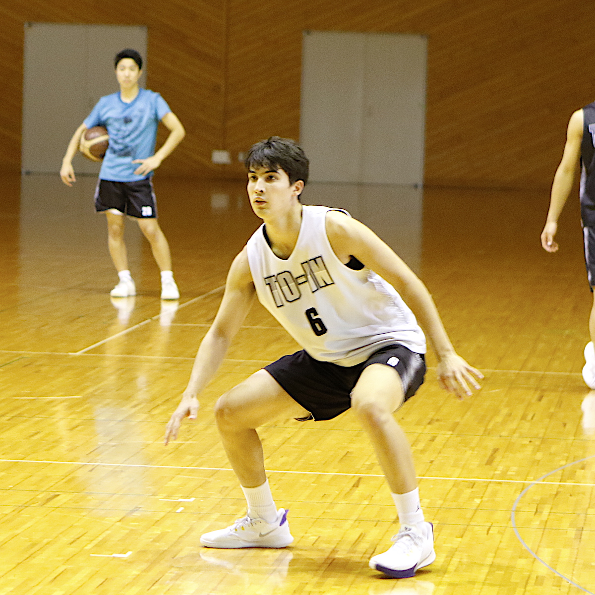 コートを彩る３年生　ライバルはこの選手です！　バスケ男子編①