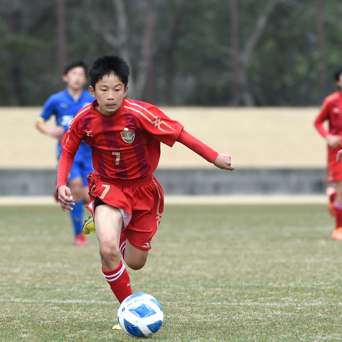 少年サッカー　四日市南がうれしい初優勝