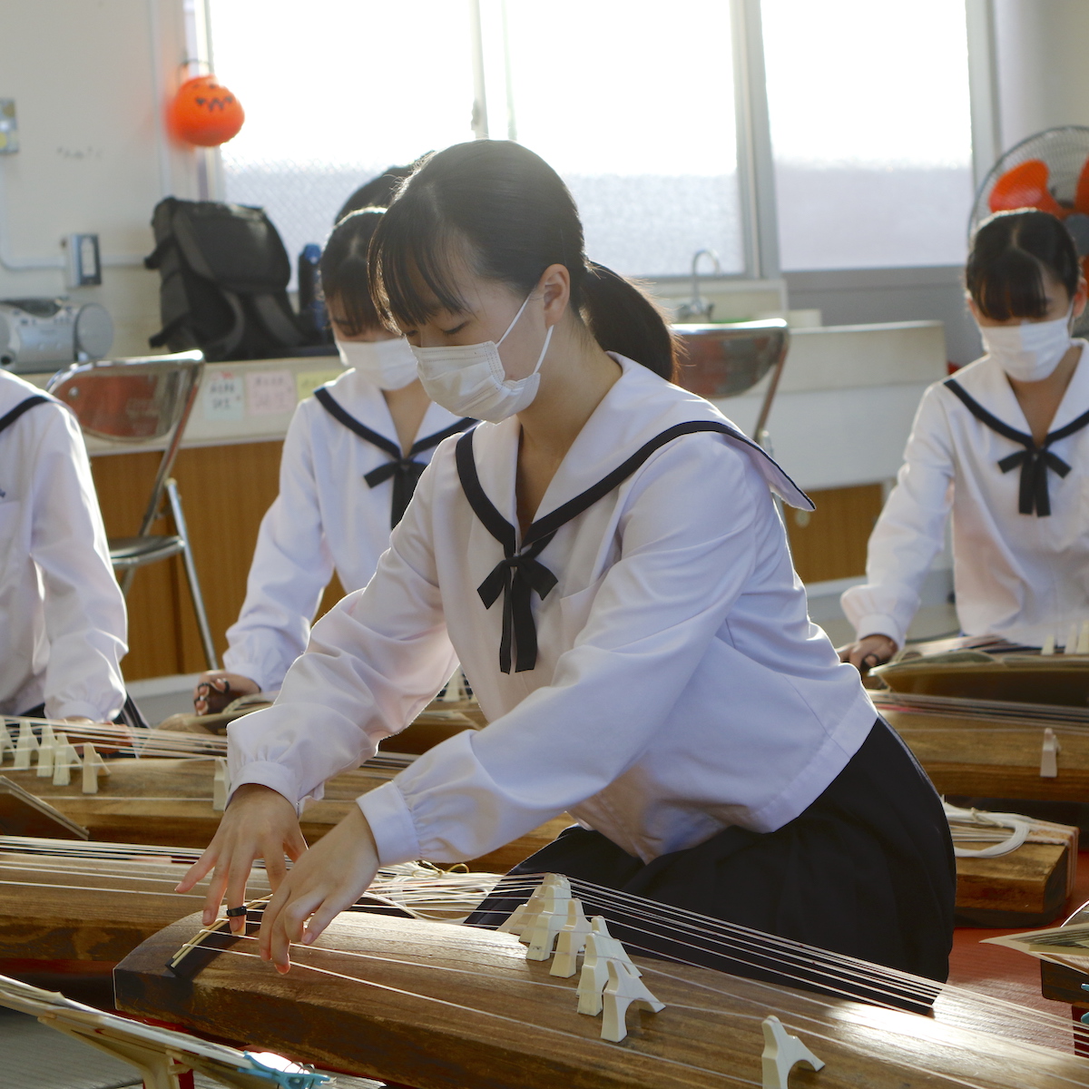 全国大会に向けて気持ちを一つに音色を響かせる　臼杵高校箏曲部