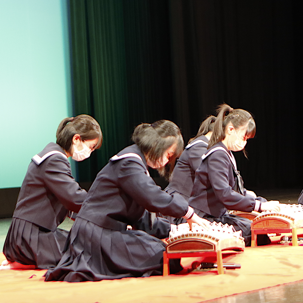 息の合った演奏で県総文のトップを飾った別府鶴見丘高校箏曲部