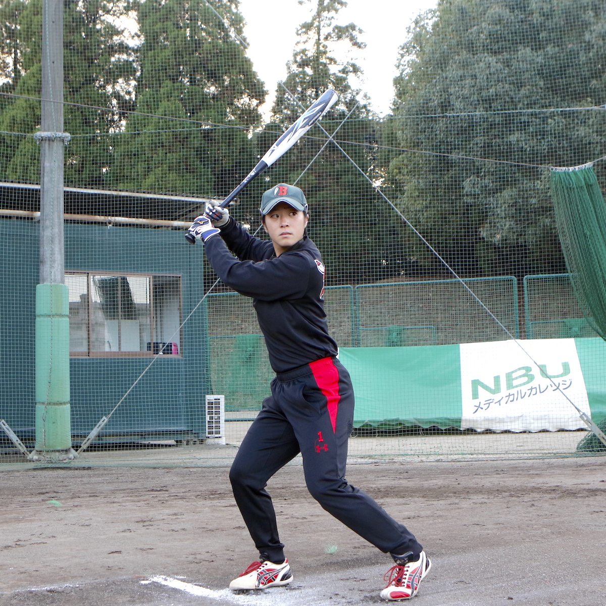 女子ソフトボールの新リーグに挑戦する日本文理大の３選手
