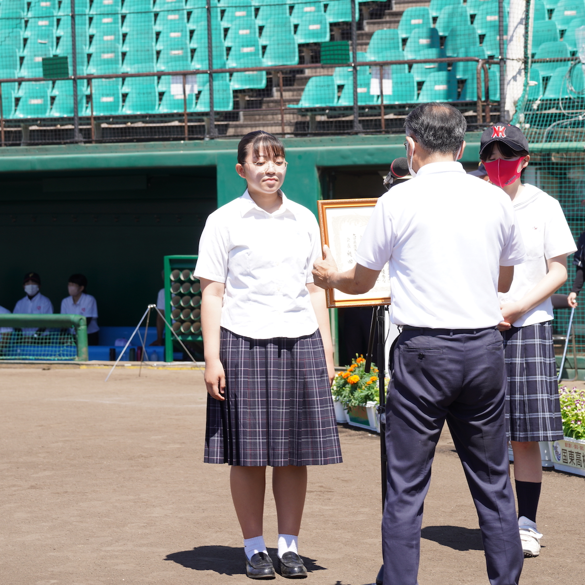 高校野球　応募したイラストが大会パンフレットの表紙を飾った大分国際情報文芸部の遠藤陽向