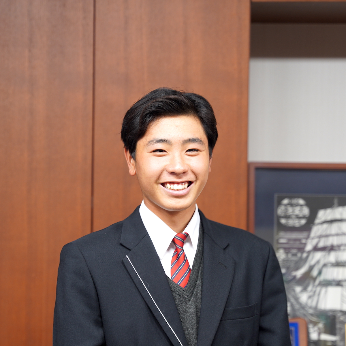 ３年生、冬物語（３）　サーフィン　浜矢凪（聖心ウルスラ学園）がビッグウェーブを起こす　【大分県】