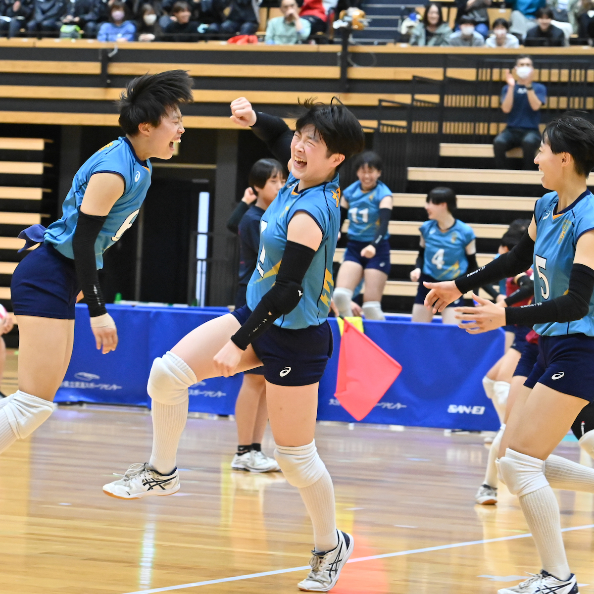 敗者の涙　春の高校バレー県予選　王者と真っ向勝負し、互角の戦い演じた大分商業　【大分県】