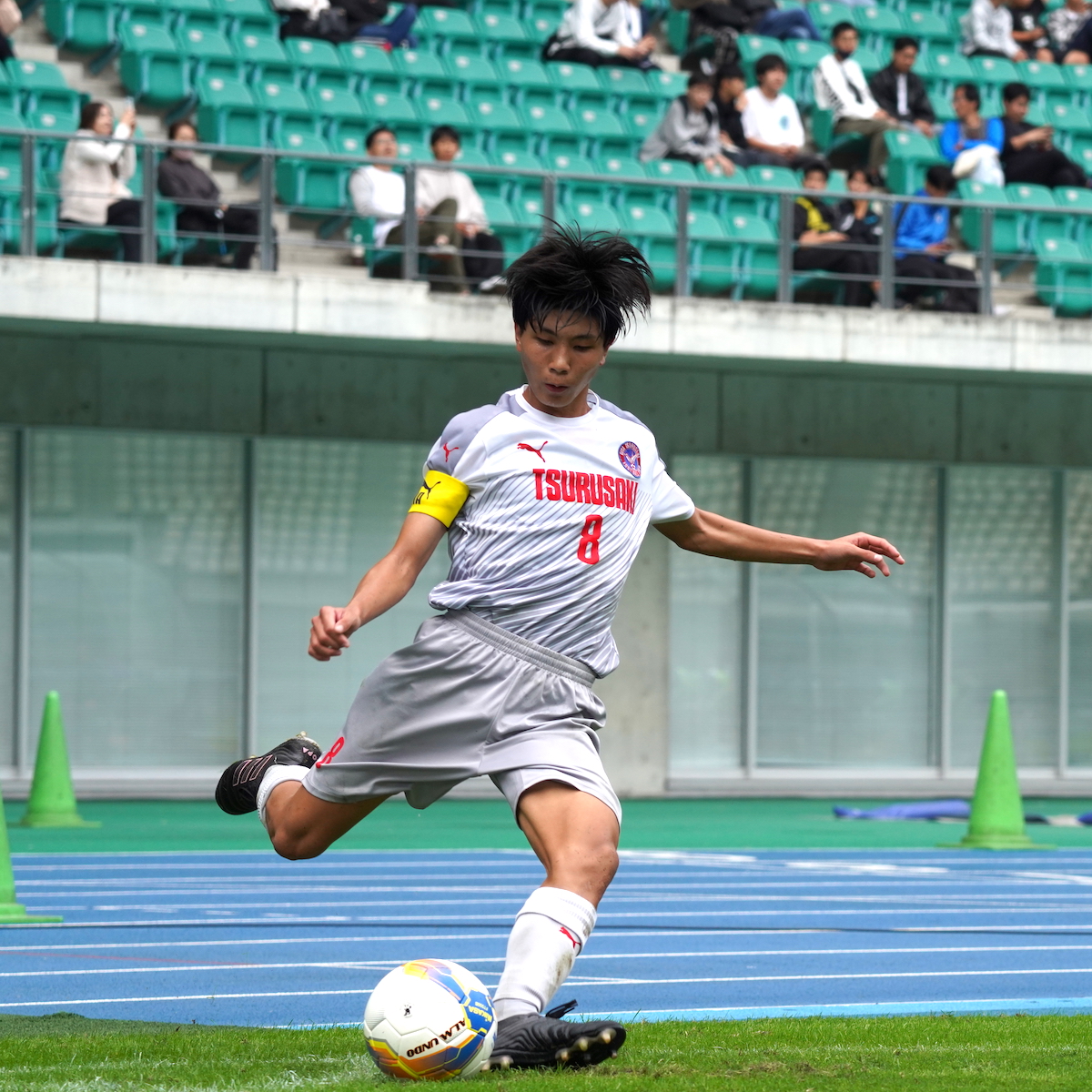 冬の主役たち　サッカー男子　抜群の存在感を見せる志賀杏陸（大分鶴崎３年）　【大分県】